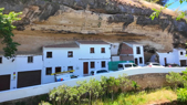 Setenil de las Bodegas Köyü