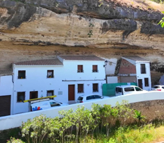 Setenil de las Bodegas Köyü