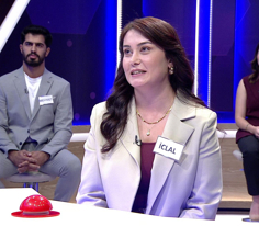 Gösteri yapmak ve dans etmek için düzenlenmiş yer