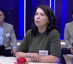 O yolda, o biçimde anlamına gelen bir zarf