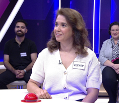 Kırmızı veya siyah renkli pul biber