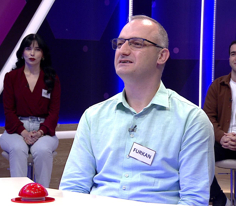 Edebiyatla uğraşan ve bu alanda eser veren kimse