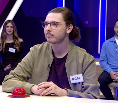 Yüzün kaşlarla saçlar arasındaki bölümü