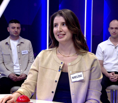 Televizyonda gösterilmek için hazırlanan, müzik parçasının görüntülü versiyonu