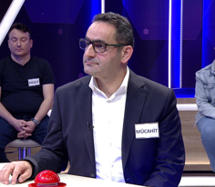 Tatsız tuzsuz, yavan olan yiyecek