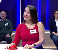 Gür, uzun ve yanaklara doğru kıvrık olan bıyık türü