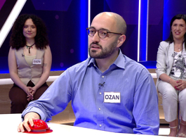 Avrupa'da soylu kimselerin oturduğu büyük konaklara verilen isim