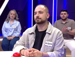 Pikapta çalınarak dinlenen büyük, ince ve dairesel levha