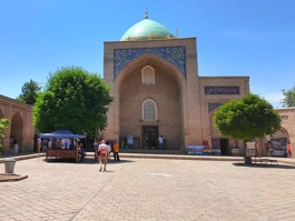 Hazreti İmam Külliyesi