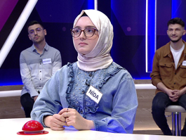 Ağır yük kaldırmaya ve bir yükü bir yere taşımaya yarayan araç