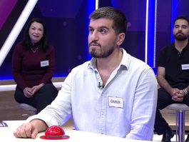 Cam, porselen gibi maddelerden yapılan, çiçek koymak için kullanılan kap