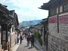 Bukchon Hanok Köyü: Seul’ün Tarihi Film Seti
