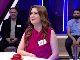 Böğürtlen gibi küçük, dalları dibinden çatallanan ve sapları odunsu bir bitki