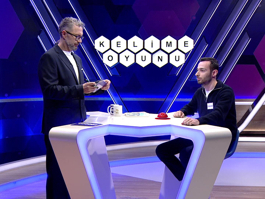 Göze çarpacak büyüklükte, sembol niteliğinde olan yapı