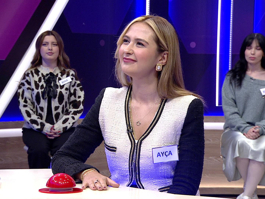 Kürekle yürütülen dar, uzun ve hafif tekne