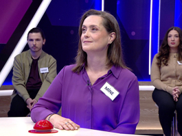 Yüzme sırasında rahatlık ve koruma sağlayan başlık