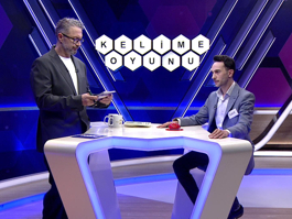 Tığ ve şişle ilmiklerin yan yana getirilmesiyle yapılmış şey