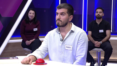 Cam, porselen gibi maddelerden yapılan, çiçek koymak için kullanılan kap