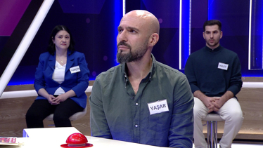 Bacakları sıkı saran özel kumaştan yapılmış bir kadın giysisi