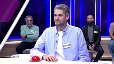 "Ticaret gemilerinde usta gemici" anlamına gelen Rumca kökenli bir söz