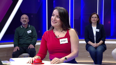 Gür, uzun ve yanaklara doğru kıvrık olan bıyık türü