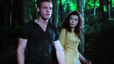 Zeynep ve Kerem ormanda mahsur kalıyor 