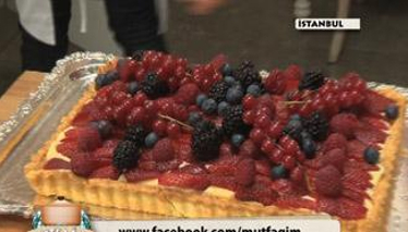 Kırmızı Orman Meyveli Tart tarifi