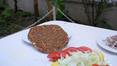 Lezzetin Sade Hali “Soğansız Lahmacun”