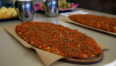 Antep Lahmacununa Vedat Milor Yorumu