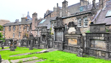 Çok Gezenti Greyfriars Mezarlığı