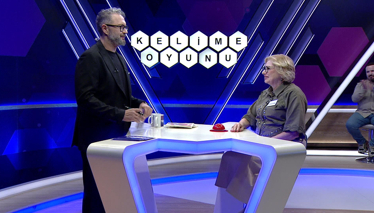 Kelime Oyunu Evlerde çocuğun bakımından sorumlu çalışan