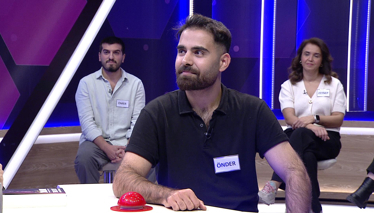 Kelime Oyunu Güçsüz veya çaresiz biçimde anlamına gelen zarf