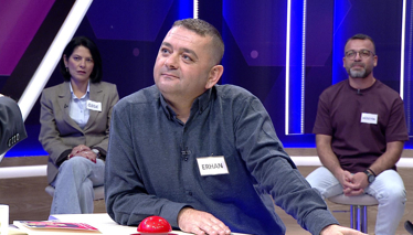 Kelime Oyunu Sözü edilen iki şeyden önem olarak uzakta olan