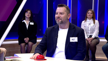 Kelime Oyunu Birine veya bir şeye uyan, onun arkasından giden