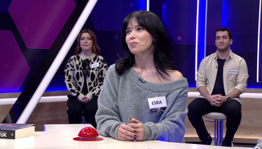 Kelime Oyunu Orta Çağ Avrupası'nda genellikle soyluların yaşadığı büyük konut