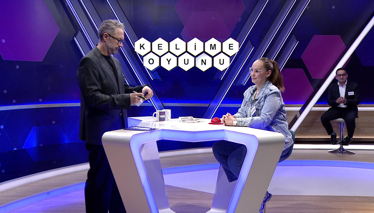 Kelime Oyunu Bir ülkeye girmek için gerekli makamlardan alınması gereken izin