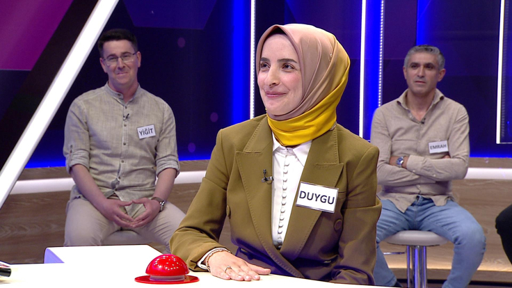 Su üstünde giden büyük taşıt