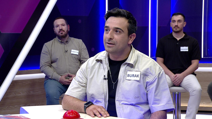 Zambakgillerden, çiçekleri kadeh biçiminde türlü renkte süs bitkisi