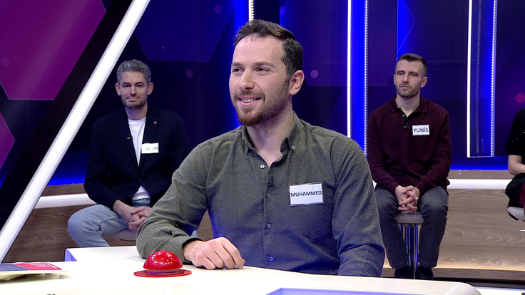 Bazı hayvanların vücutlarını kaplayan tüylü deri